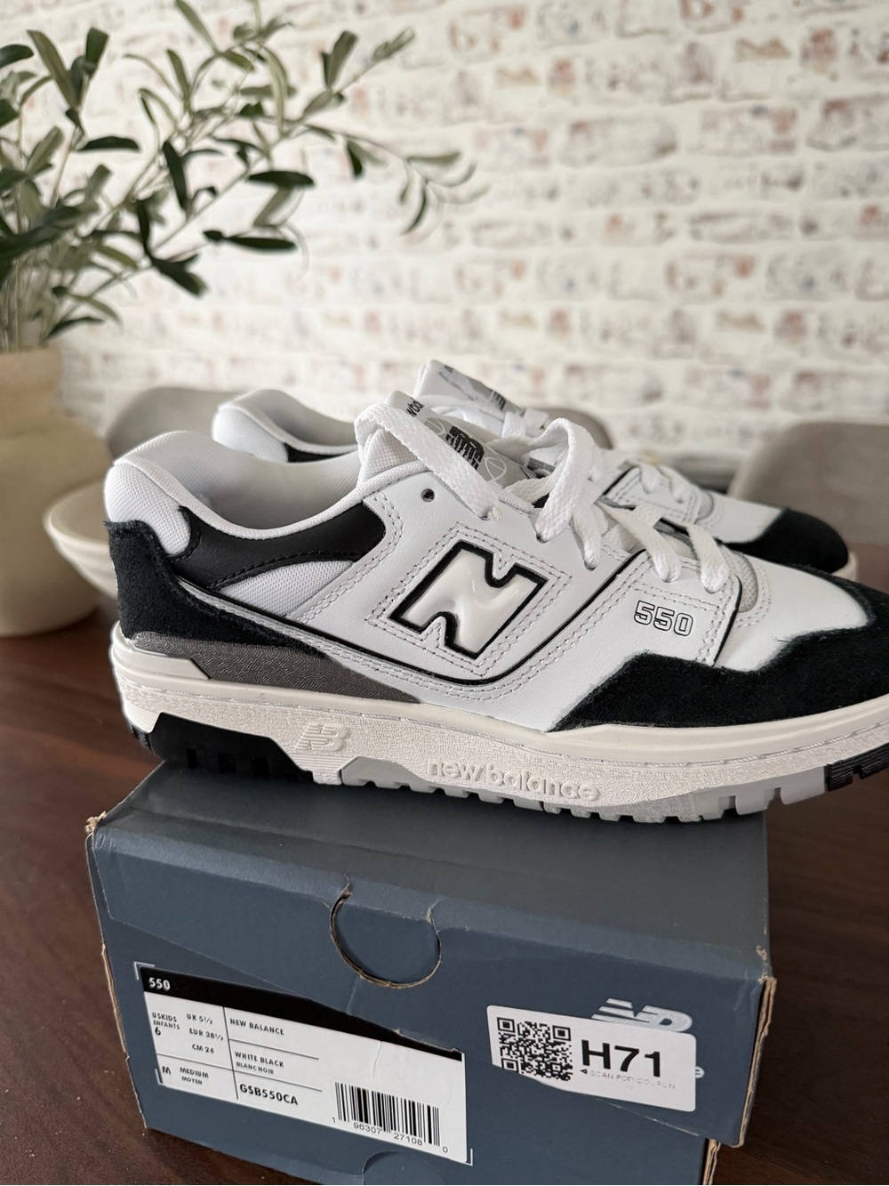New Balance Kids 550 Sneakers in White and Black